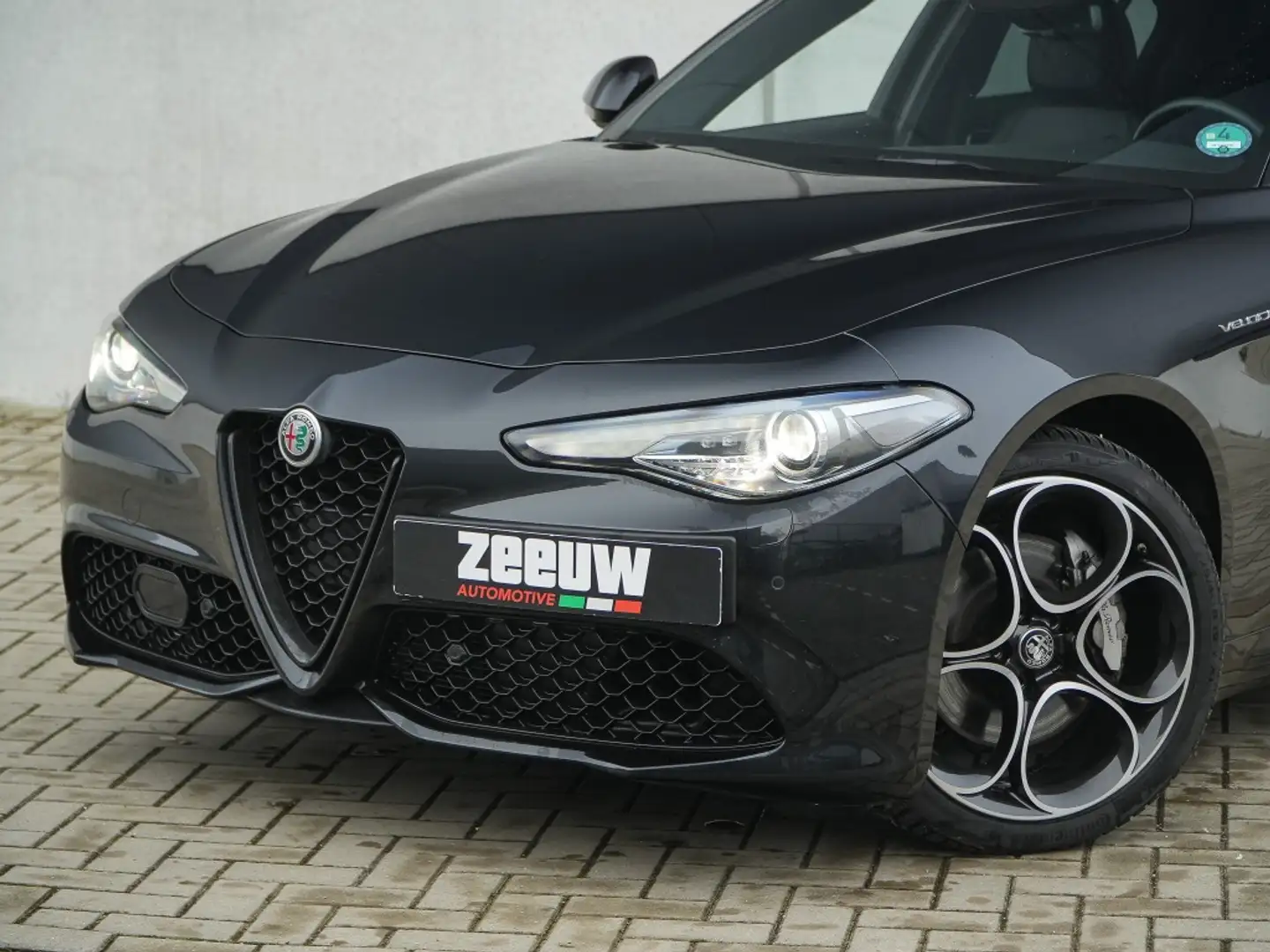 Alfa Romeo Giulia 2.0 Turbo 280 PK AWD Veloce | Navi | Carplay | Dri Zwart - 2