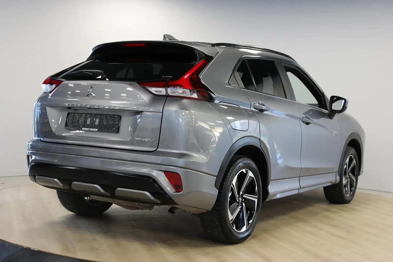 Mitsubishi Eclipse Cross 2.4 PHEV Instyle | Trekhaak | Schuif- opendak | Le - 2