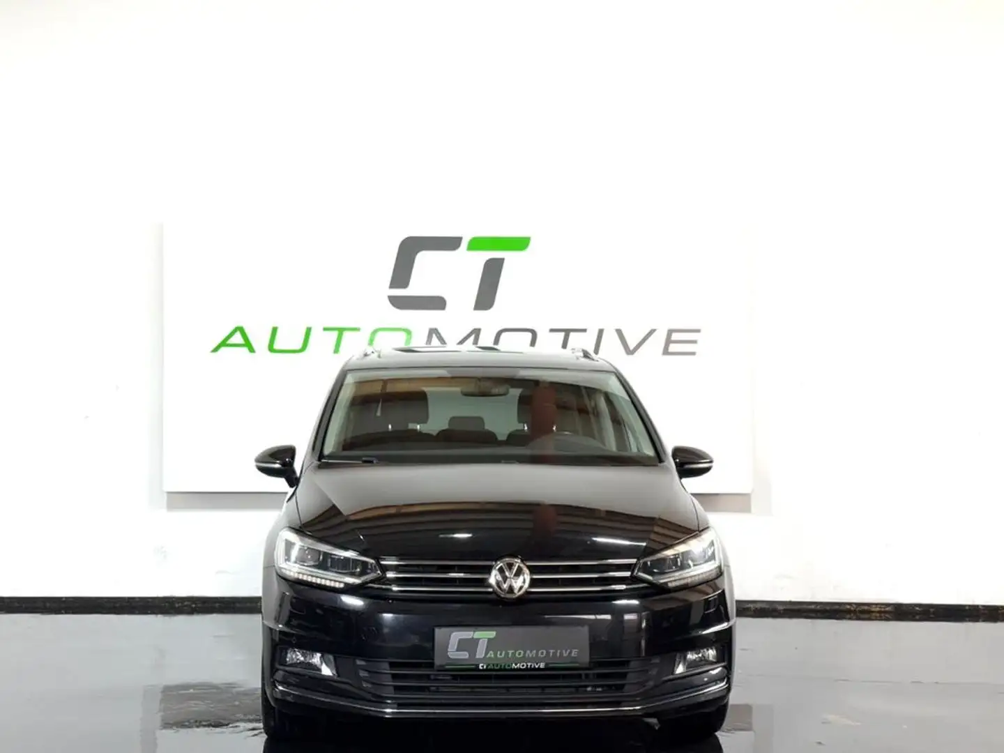 Volkswagen Touran Highline 1,6 SCR TDI DSG Schwarz - 2