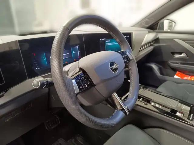 Opel Astra view 13