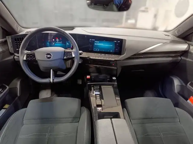 Opel Astra view 9
