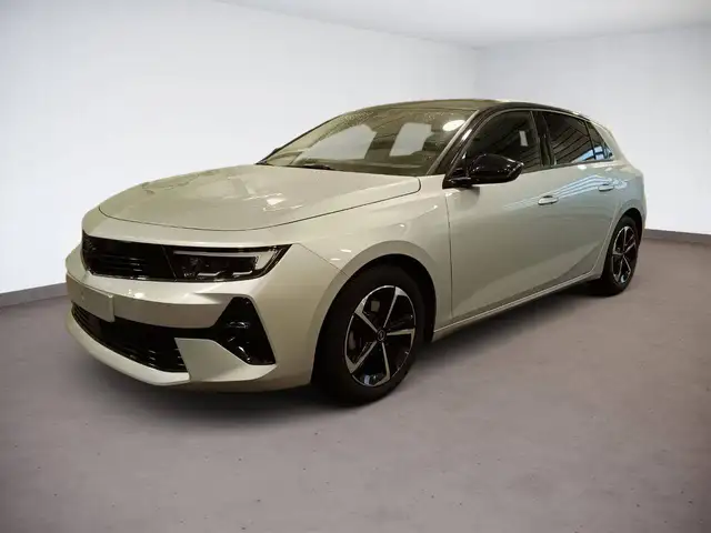 Opel Astra view 3