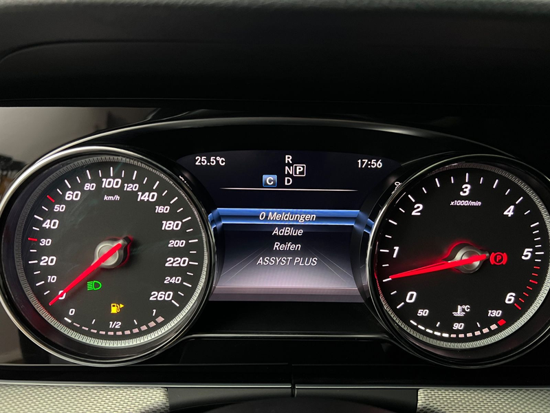 Mercedes-Benz E 350 d / 4x4 / 1.HAND/ PANO / GARANTIE / LED / — photo 23