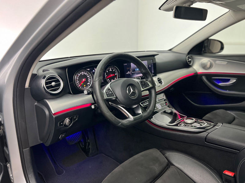 Mercedes-Benz E 350 d / 4x4 / 1.HAND/ PANO / GARANTIE / LED / — photo 10