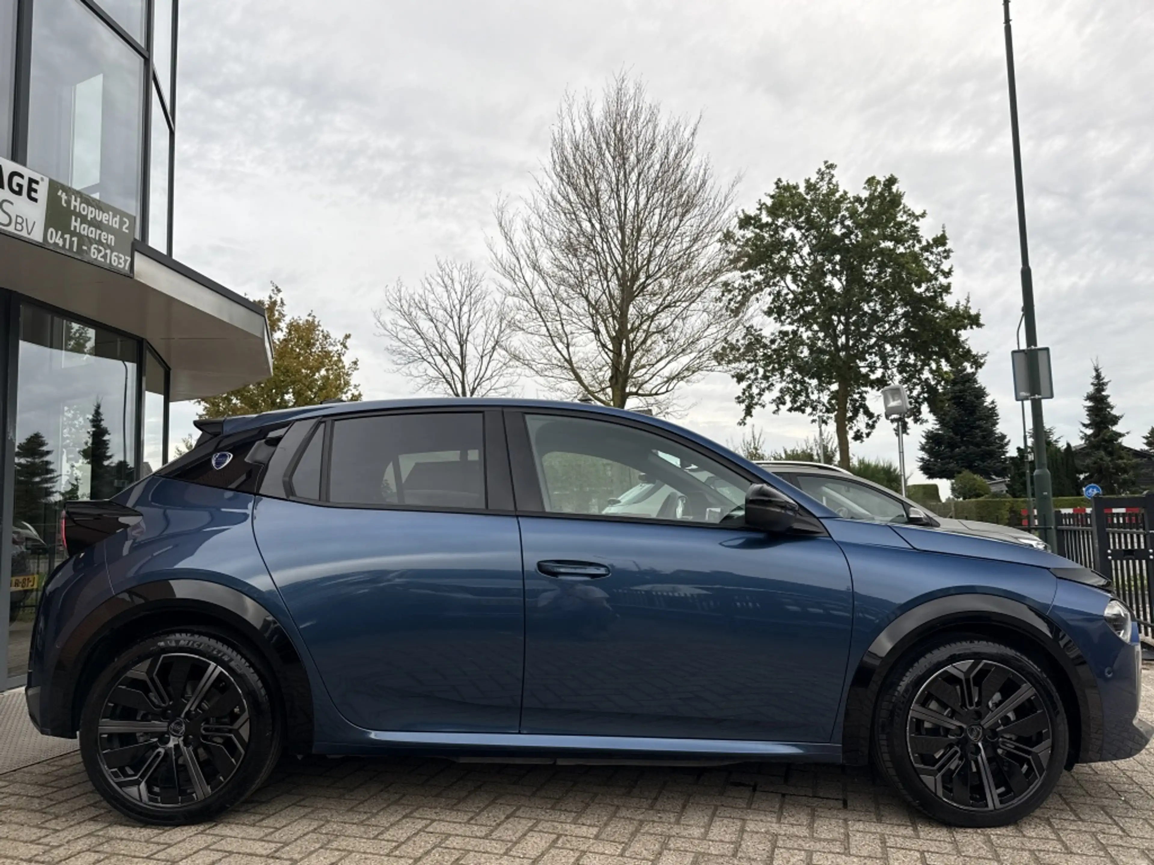 Lancia Ypsilon Edizone Cassina Limitata 51 kWh — photo 6