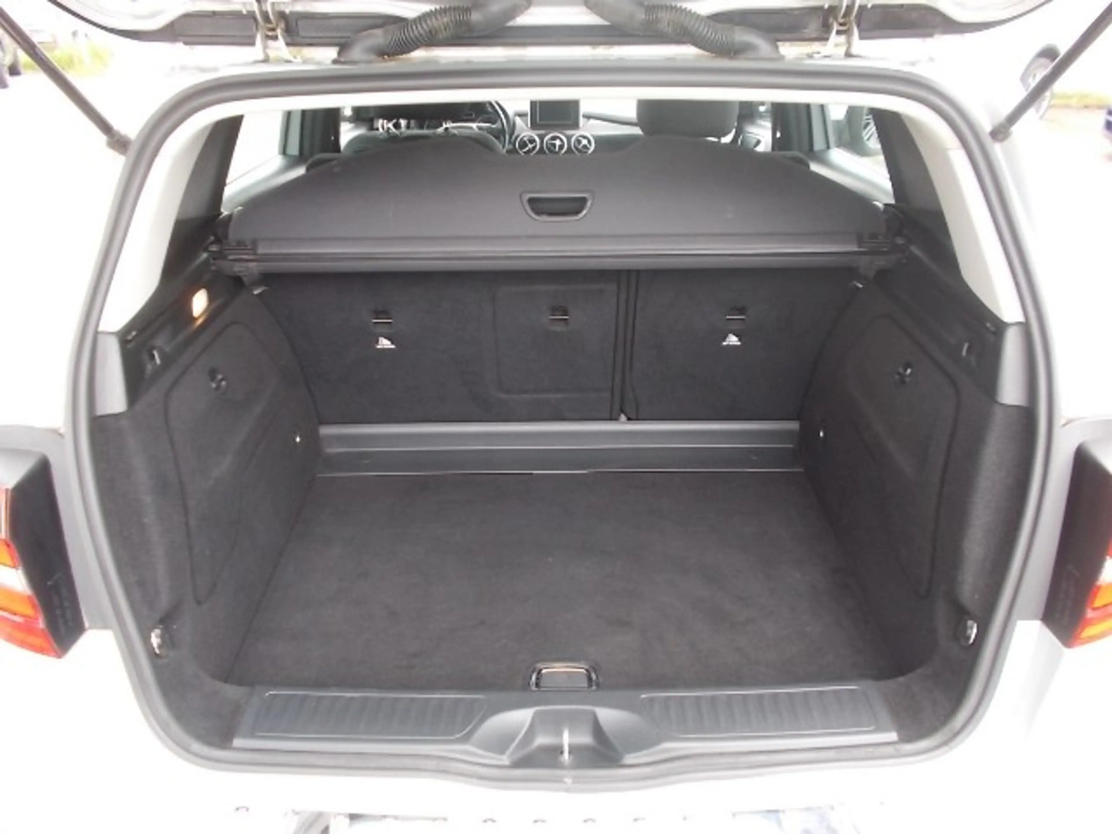 Mercedes-Benz B 180 B180, Navi, AHK, SHZ, zus. Winterräder — photo 14
