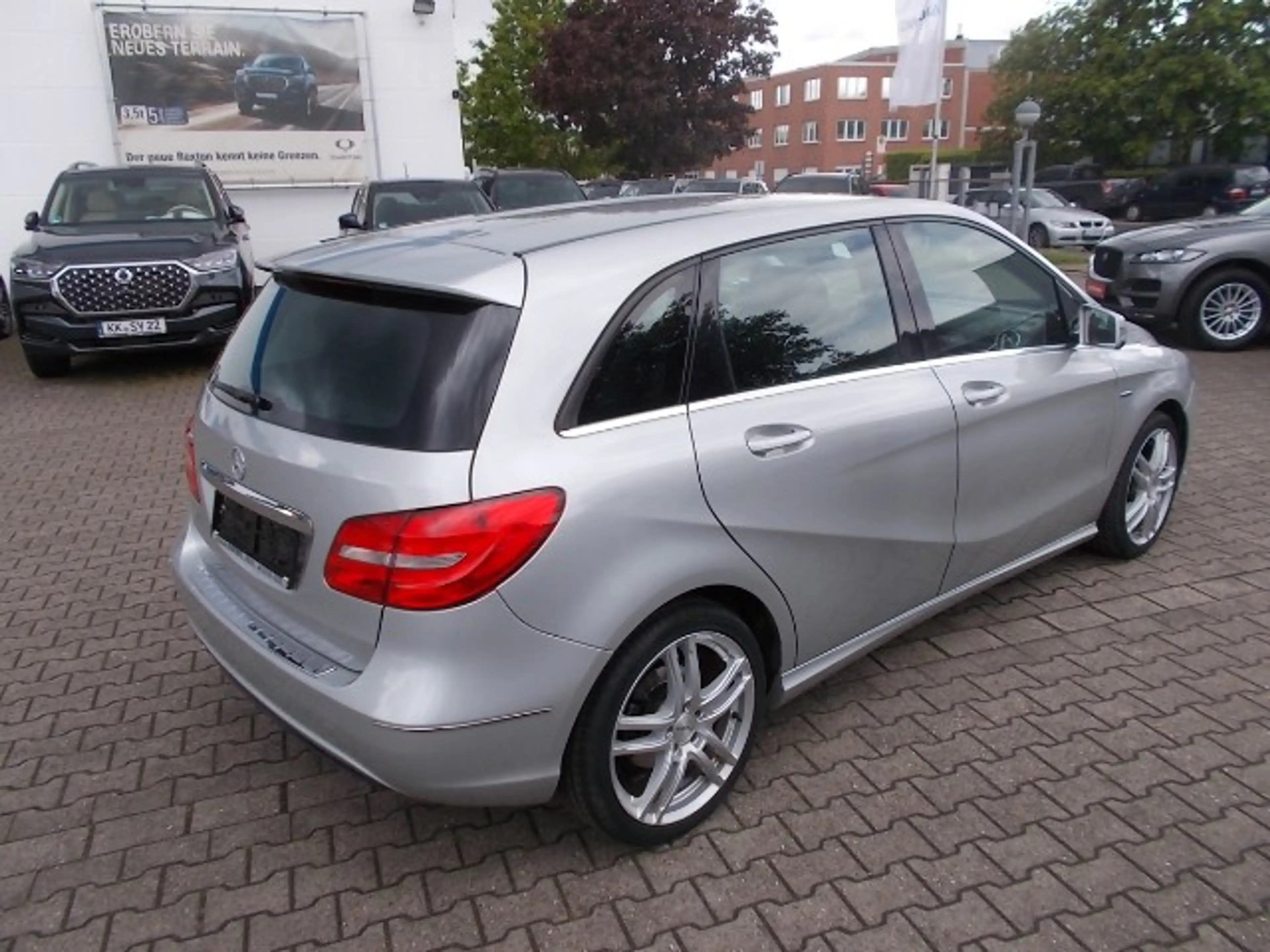 Mercedes-Benz B 180 B180, Navi, AHK, SHZ, zus. Winterräder — photo 5