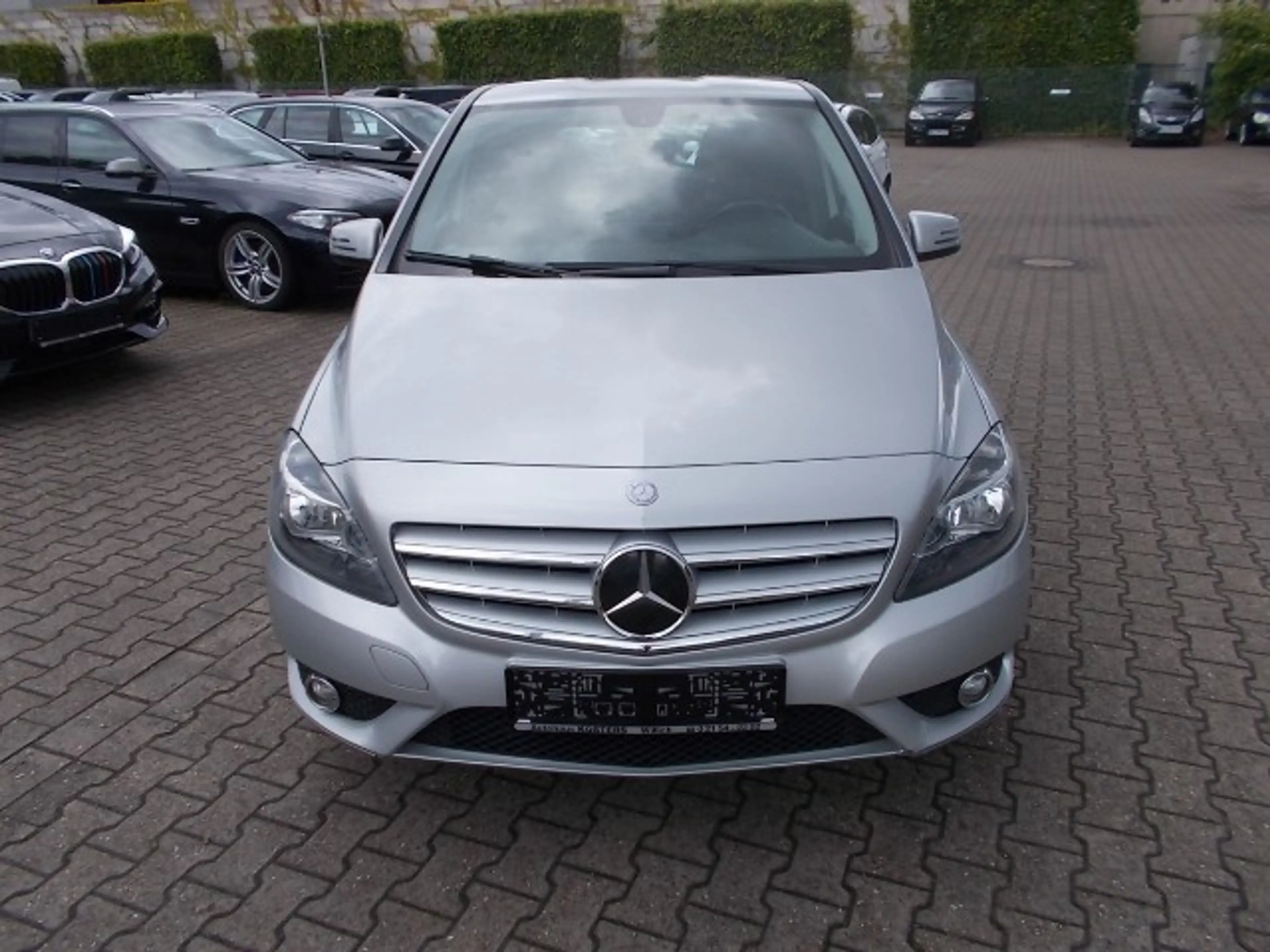 Mercedes-Benz B 180 B180, Navi, AHK, SHZ, zus. Winterräder — photo 2