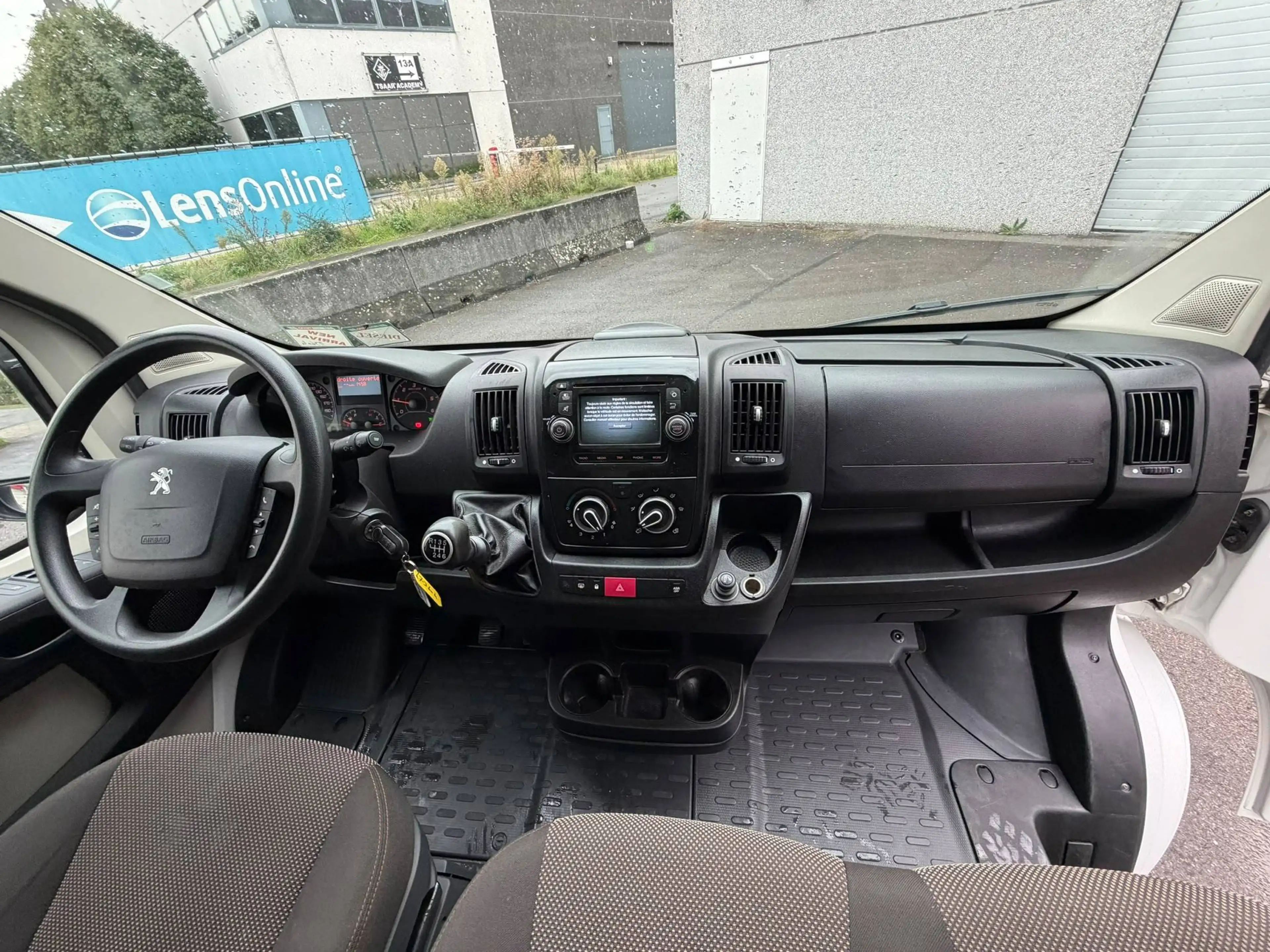 Peugeot Boxer (Stock ID 73604) — photo 15
