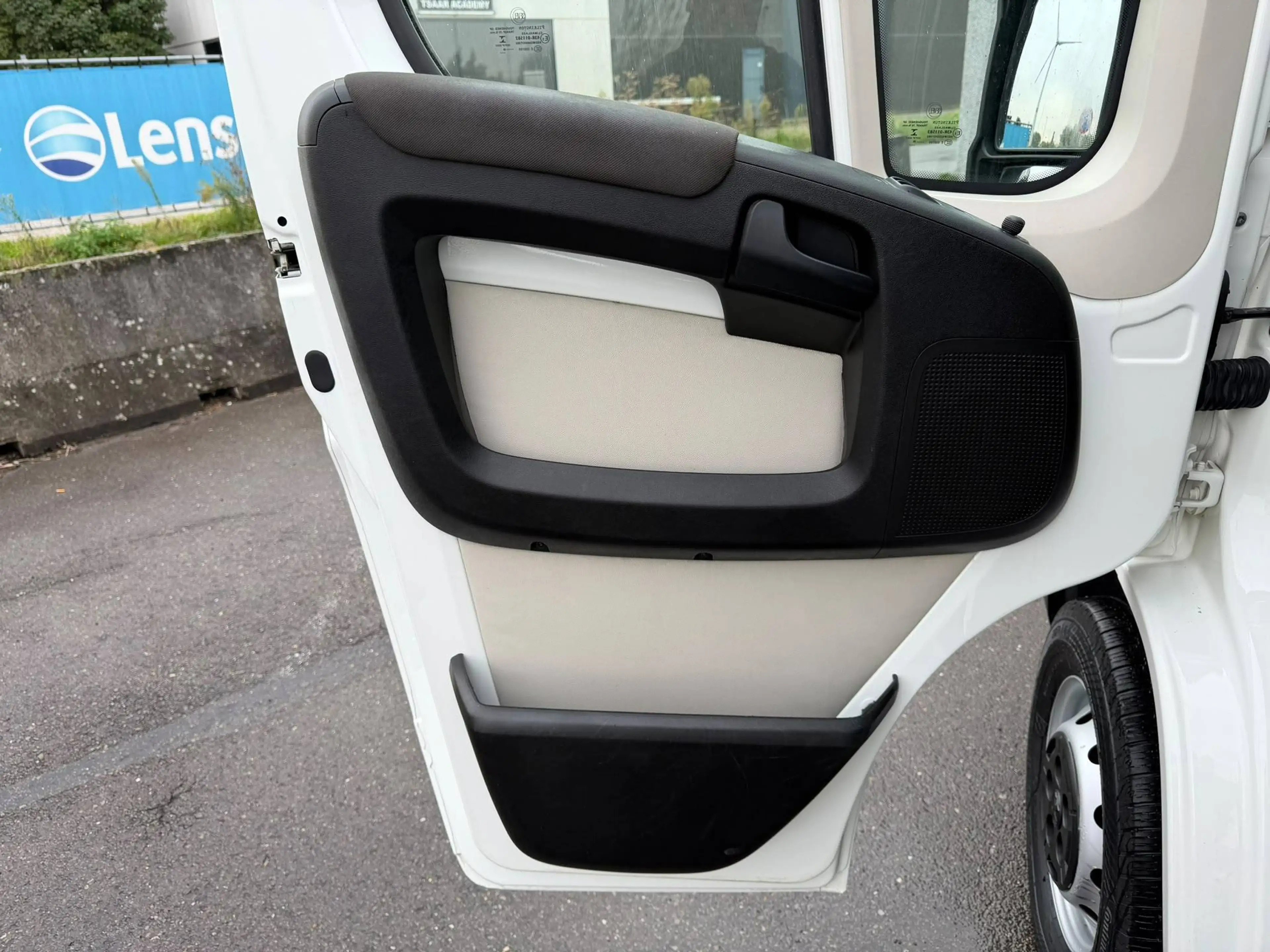 Peugeot Boxer (Stock ID 73604) — photo 12