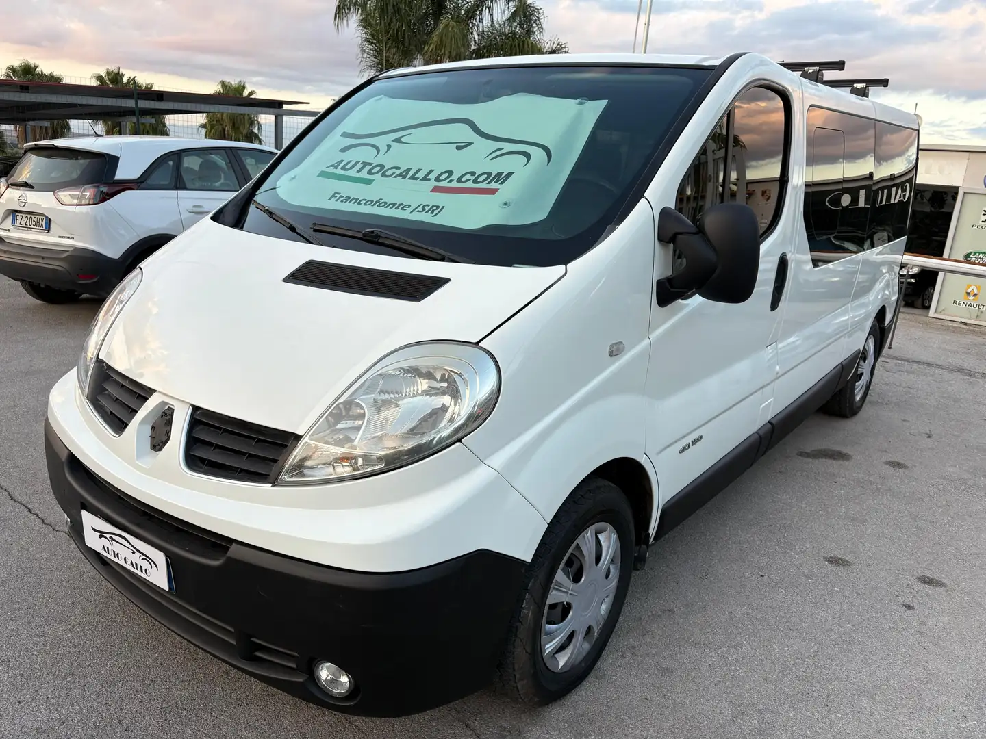 Renault Trafic passenger 9 posti + carico per Disabili Bianco - 1