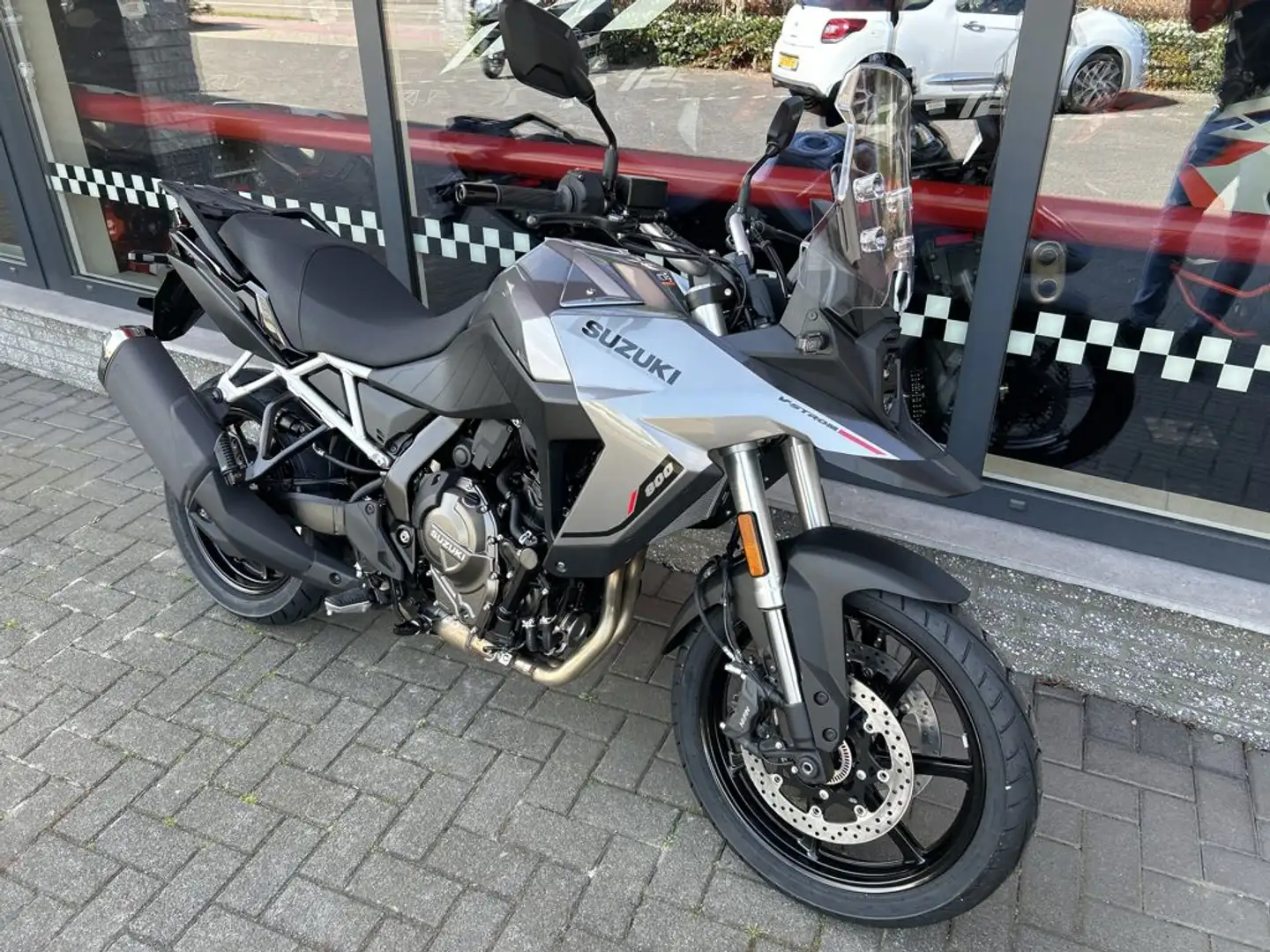 Suzuki V-Strom 800 - 2