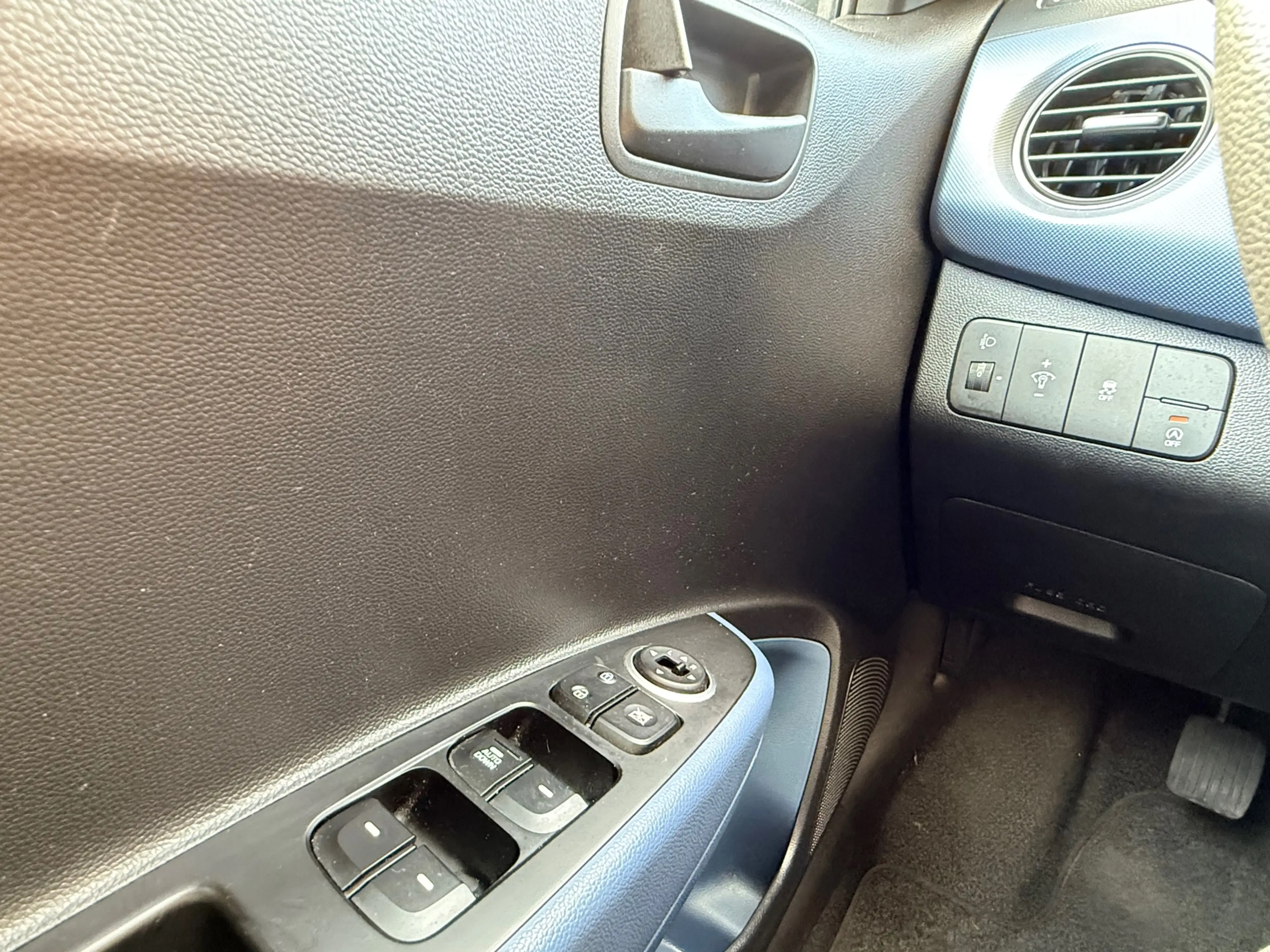 Hyundai i10 1.0i i-Motion Comf Plus | Cruise | Clima | Bluet | — photo 13