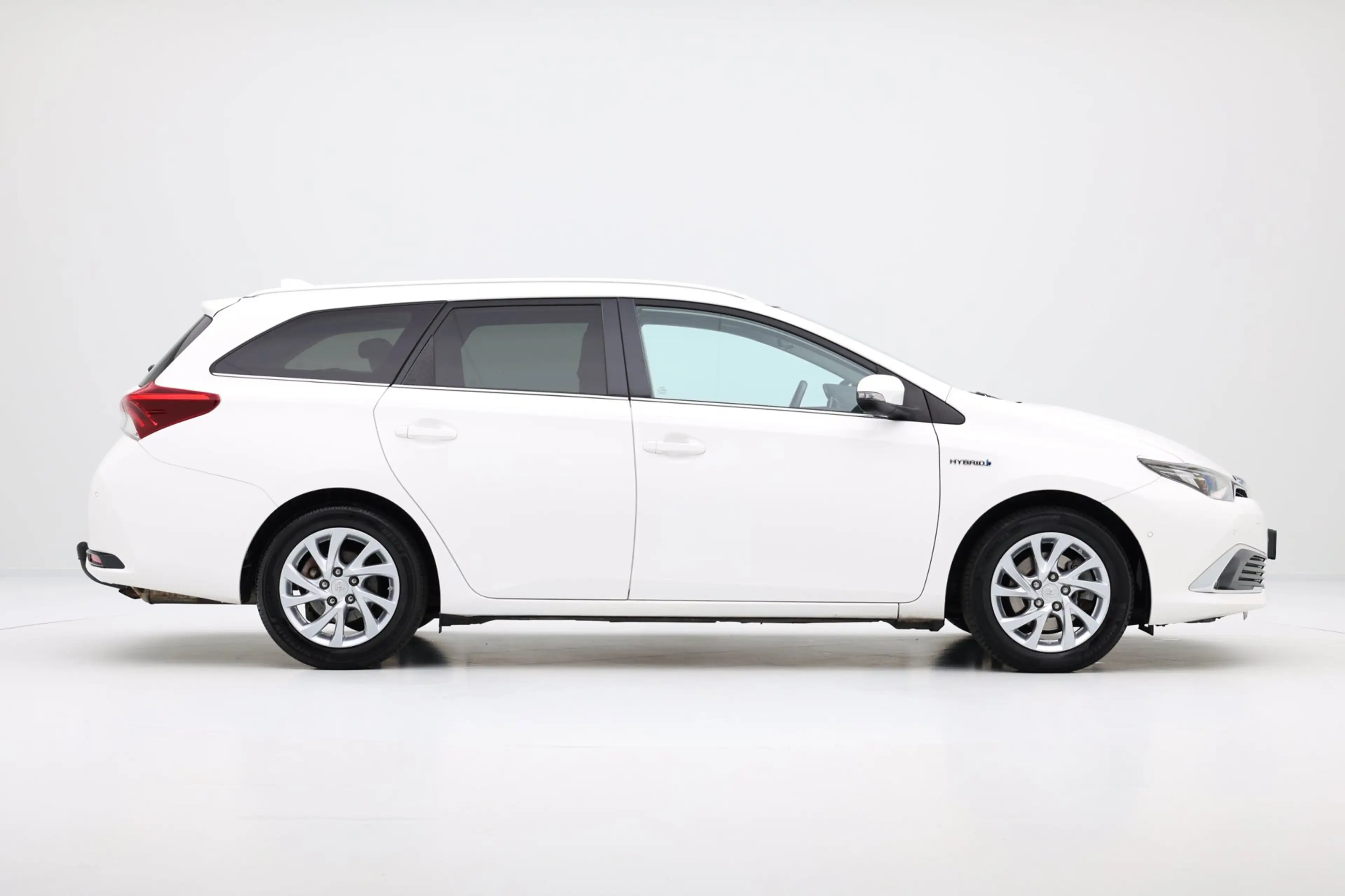 Toyota Auris Touring Sports 1.8 Hybrid Lease pro -Facelift- Pan — photo 30