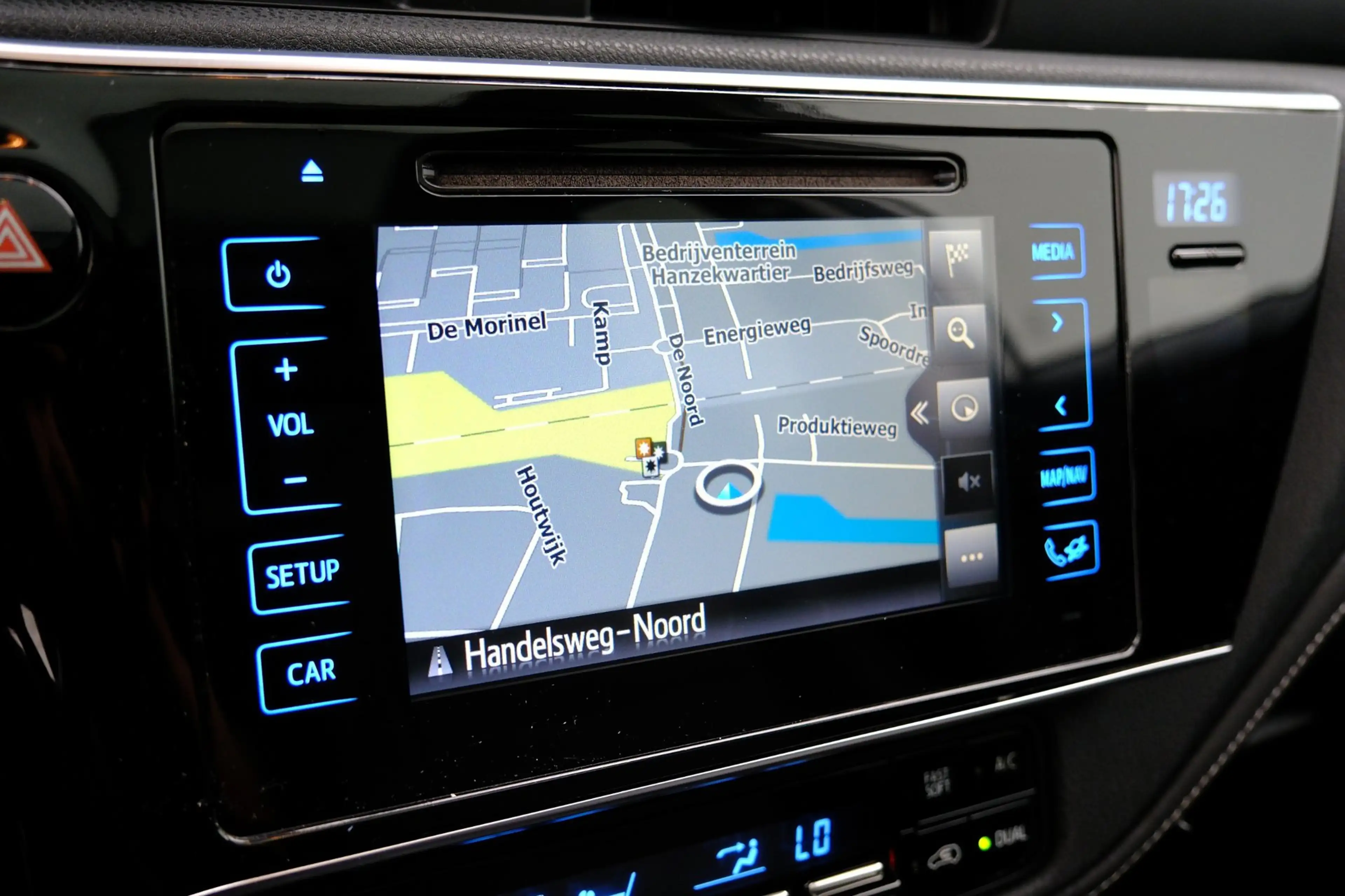 Toyota Auris Touring Sports 1.8 Hybrid Lease pro -Facelift- Pan — photo 13