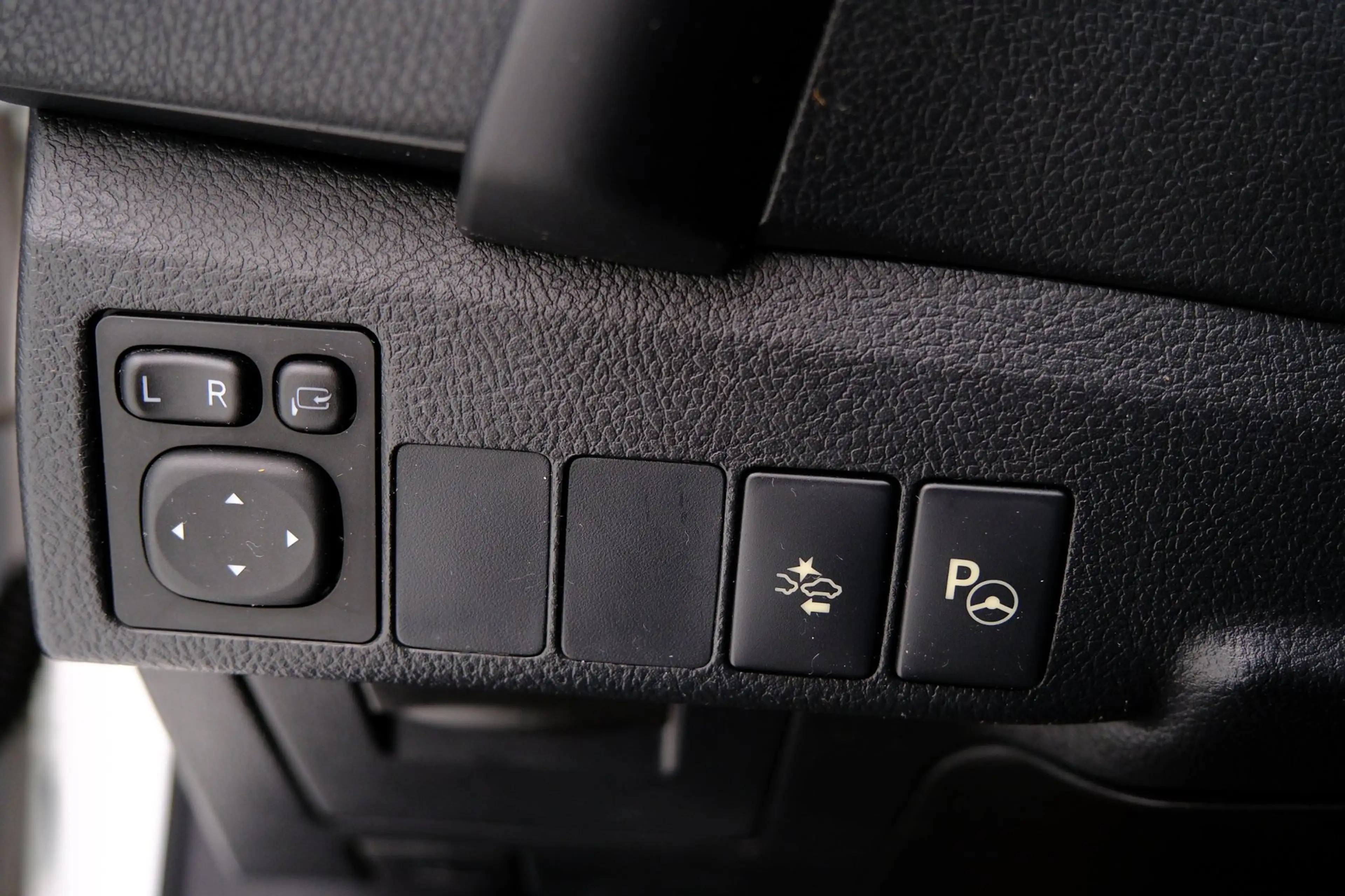 Toyota Auris Touring Sports 1.8 Hybrid Lease pro -Facelift- Pan — photo 19