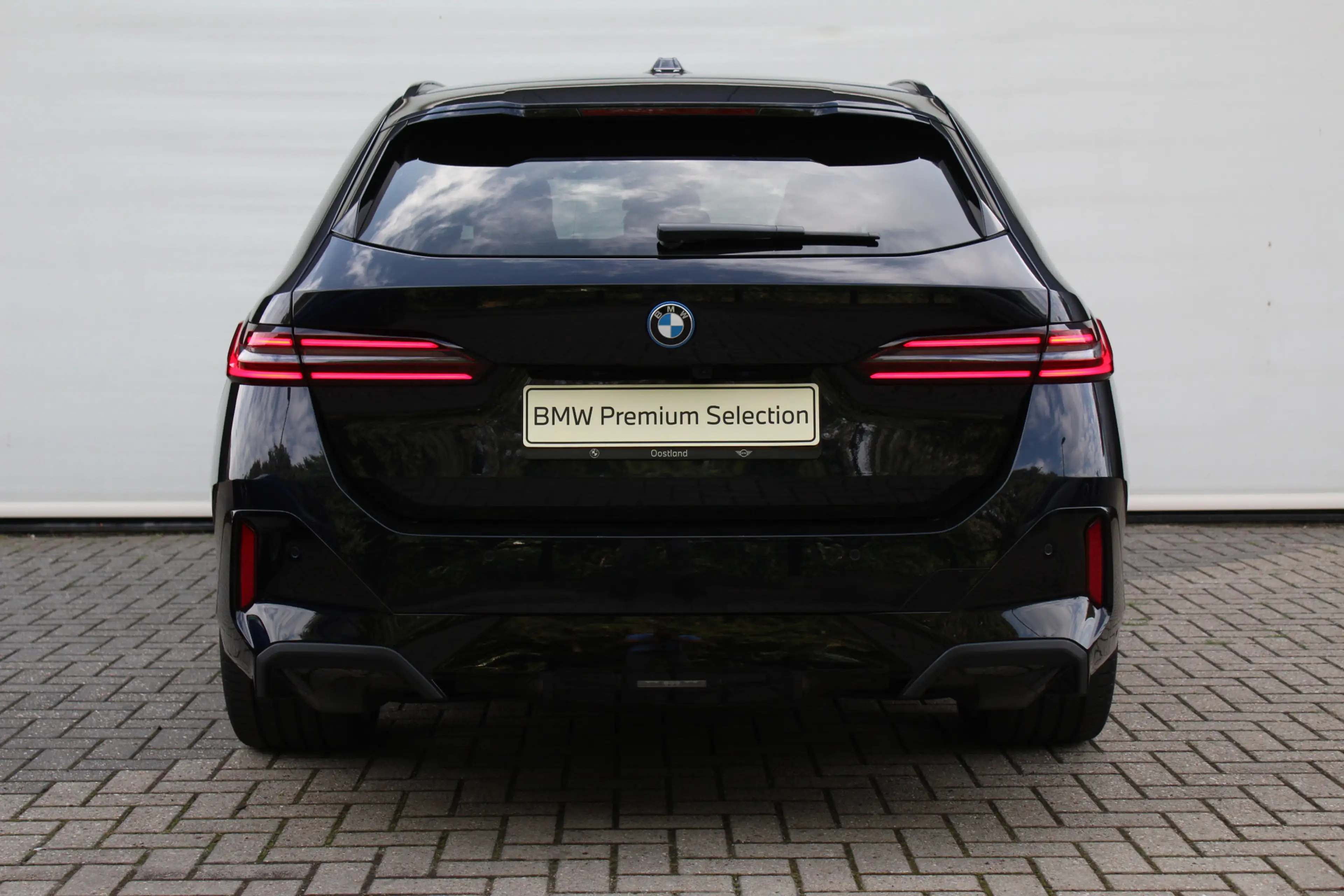 BMW i5 Touring eDrive40 M Sport / Panoramadak / Trekhaak — photo 6