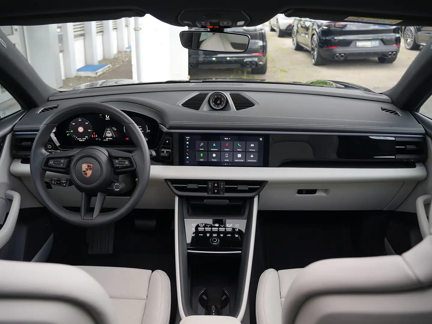 Porsche Macan 4 Electric ACC-LUFTF-PANO-BOSE-22"RS-LEDER KREIDE Noir - 2