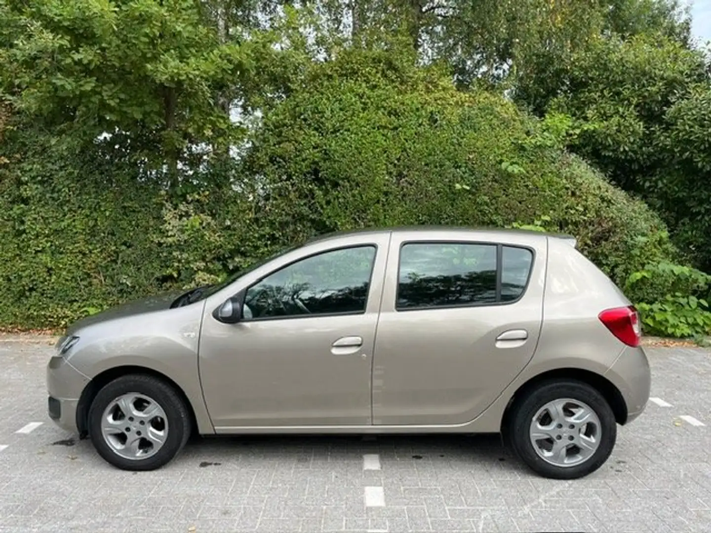 Dacia Sandero Sandero 1.2 16V 75 Celebration Gris - 2