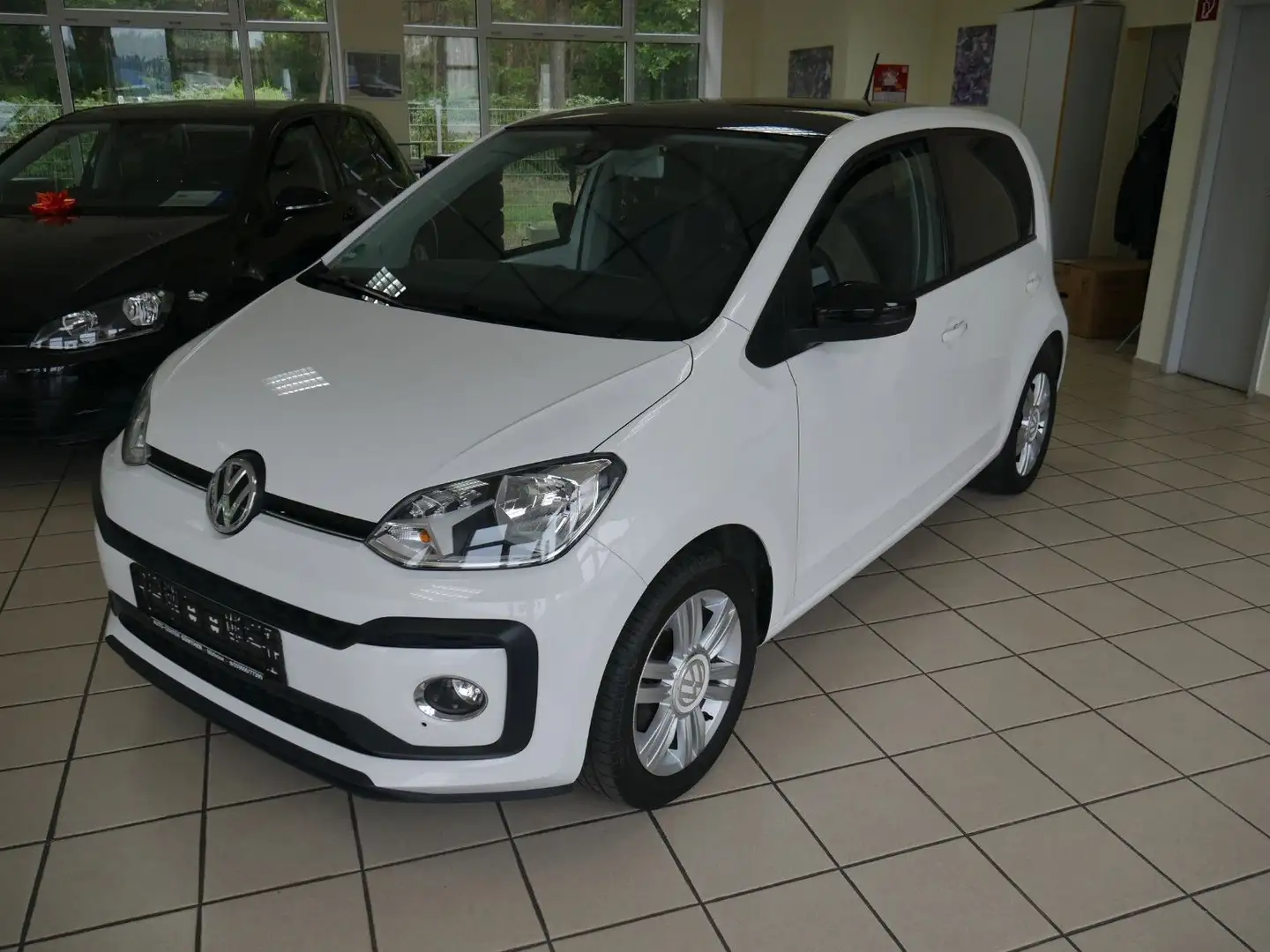 Volkswagen up! high up! /Start-Stopp/ 90 PS / Tempomat Weiß - 1