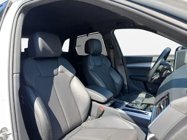 Audi Q5 view 10