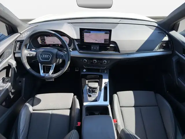 Audi Q5 view 5