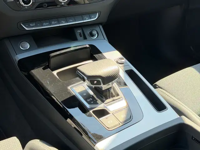 Audi Q5 view 7