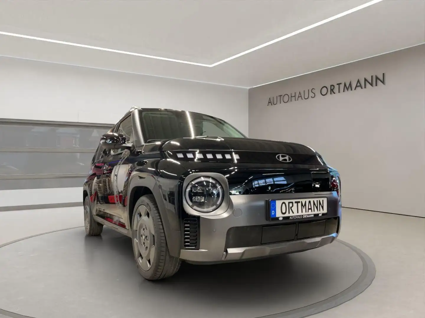 Hyundai Inster Cross 85 kW / 115 PS Frontantrieb Negro - 1