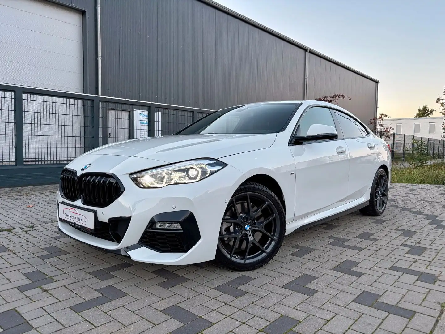 BMW 220 i M Sport Gran Coupe / DASS H&K HUD PANO KAM Weiß - 1