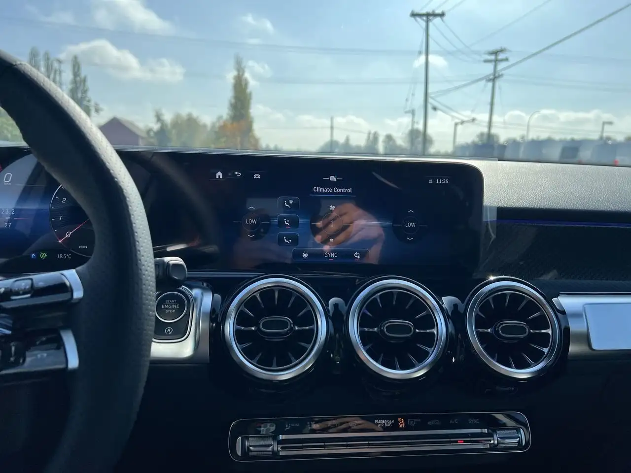 Mercedes-Benz GLB снимка Mercedes-Benz GLB