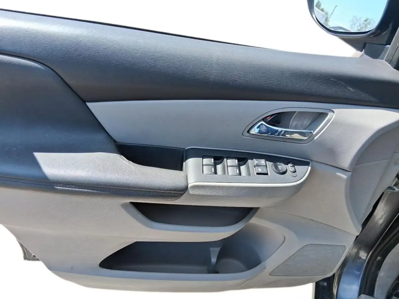 Honda Odyssey снимка Honda Odyssey