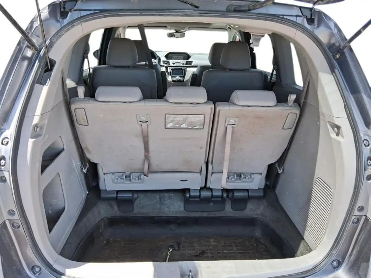 Honda Odyssey снимка Honda Odyssey