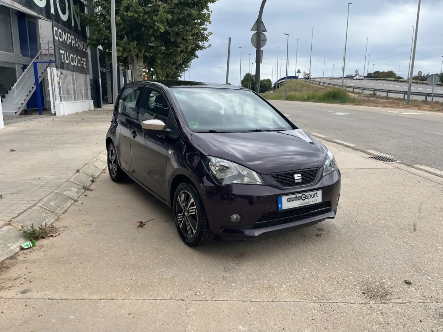 SEAT Mii Pequeño Automático de 5 Puertas Burdeos - 2