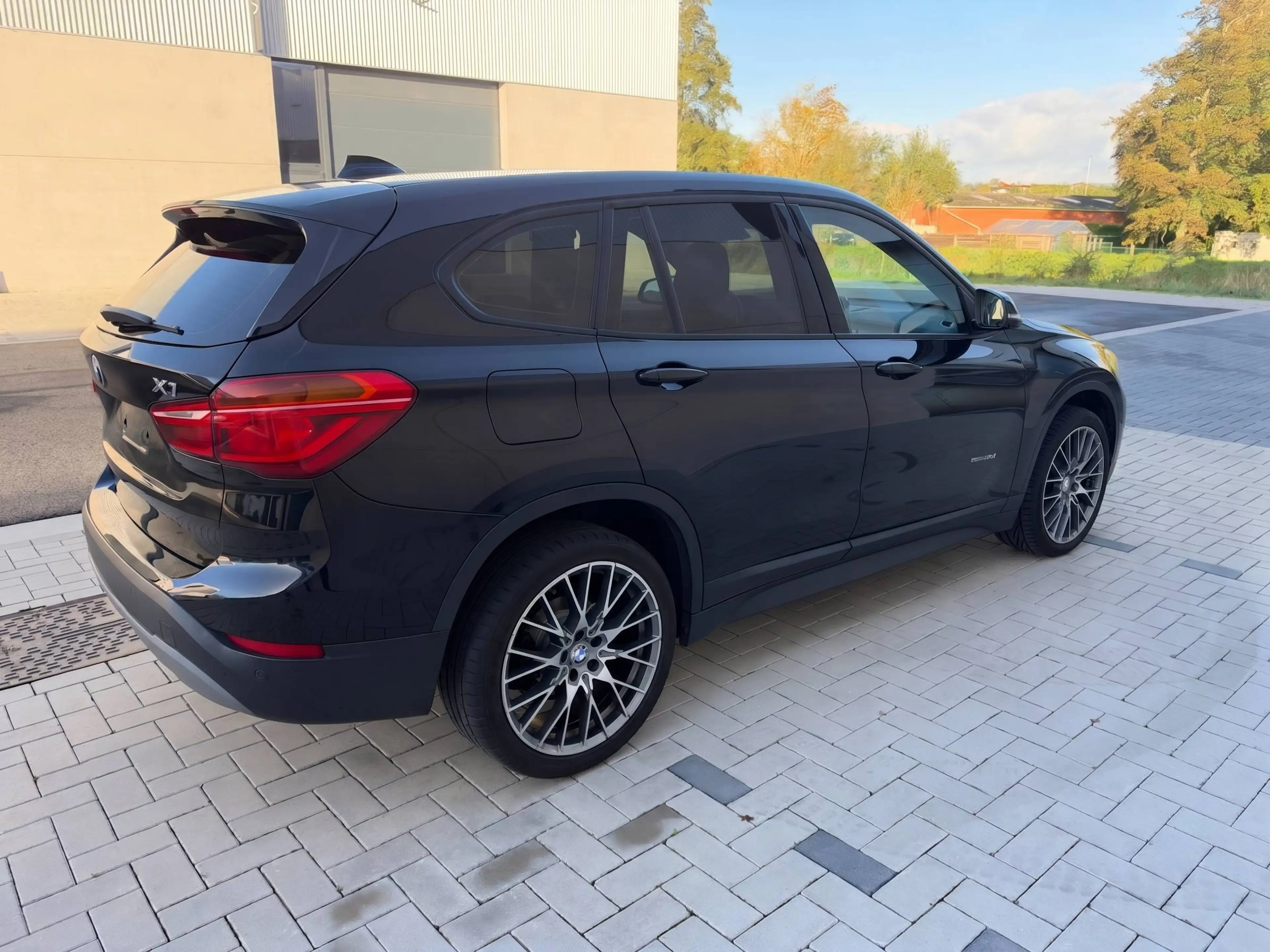 BMW X1 X1 2.0 dA sDrive18 - modelreeks 2015 - automaat — photo 3