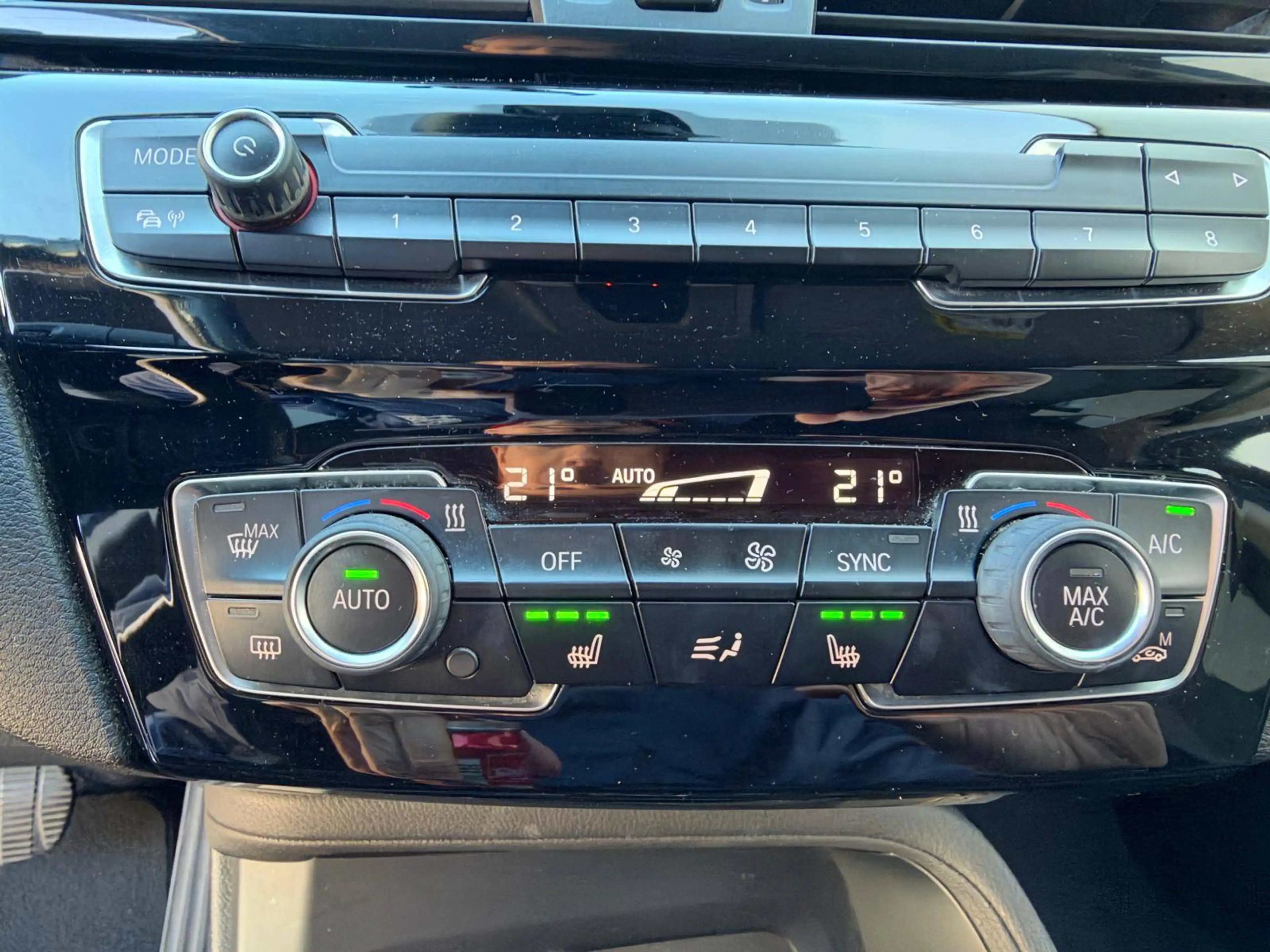BMW X1 X1 2.0 dA sDrive18 - modelreeks 2015 - automaat — photo 14