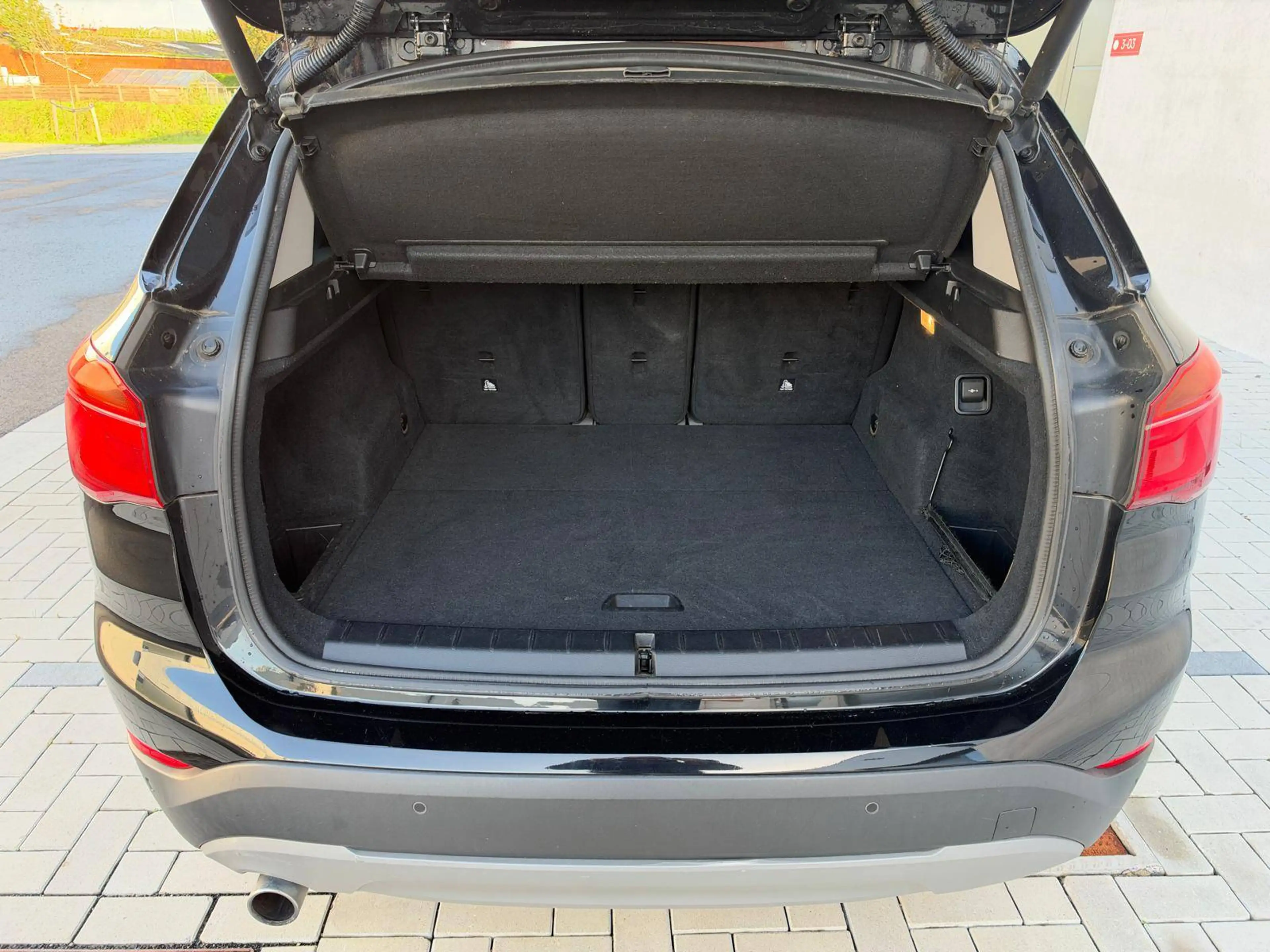 BMW X1 X1 2.0 dA sDrive18 - modelreeks 2015 - automaat — photo 10