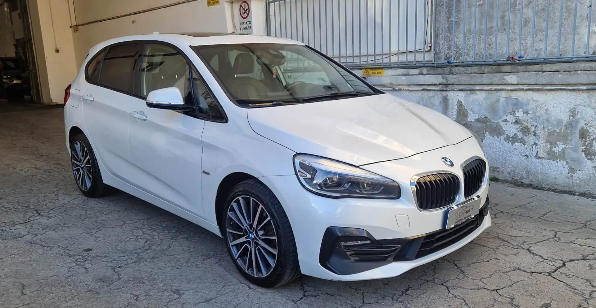 BMW 218 Serie 2 F45 2018 Active Tourer 218d Sport auto Bianco - 1