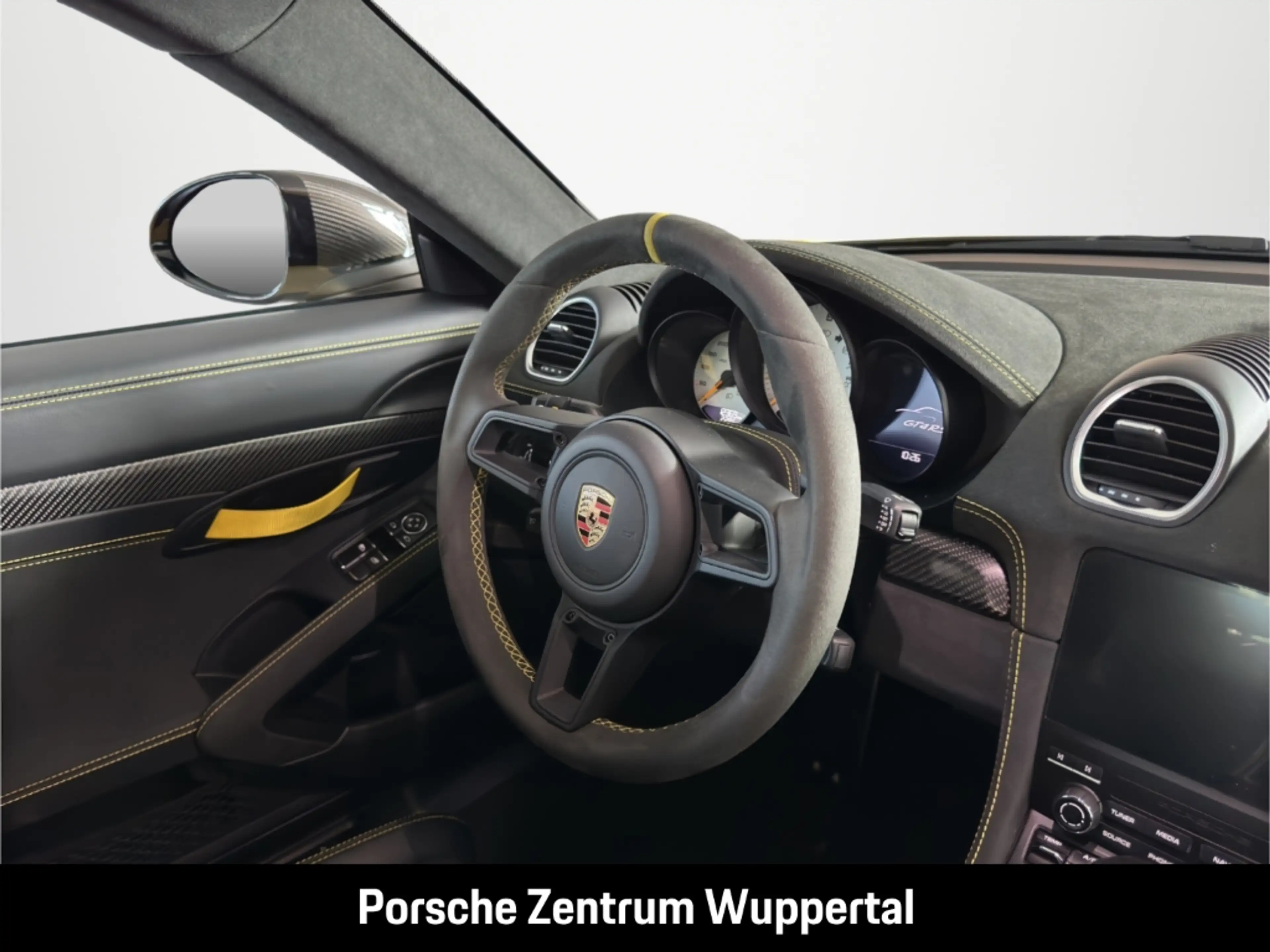 Porsche Cayman 718 GT4 RS — photo 14