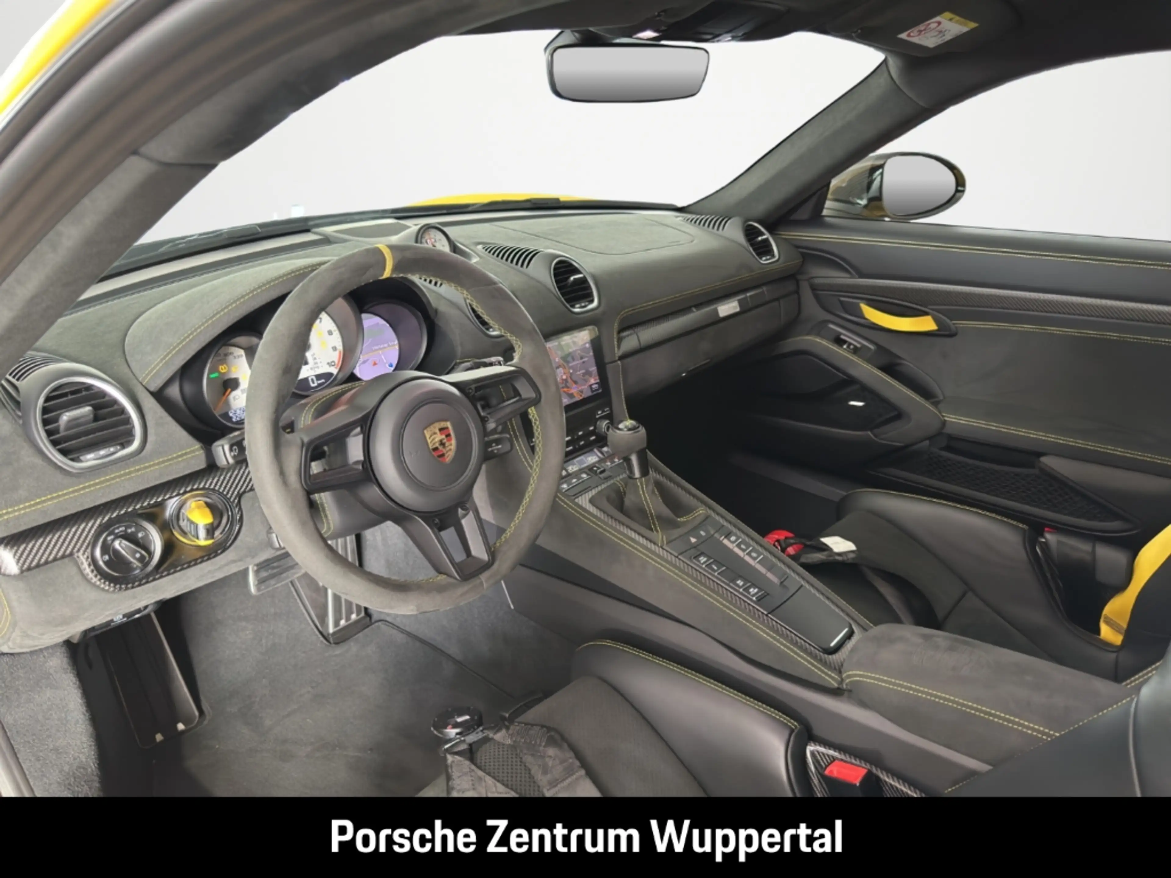 Porsche Cayman 718 GT4 RS — photo 11