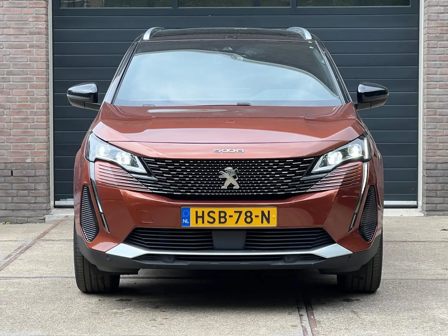 Peugeot 5008 GT 180pk Automaat | 7-zits| ACC | Stoelverwarming Bruin - 2