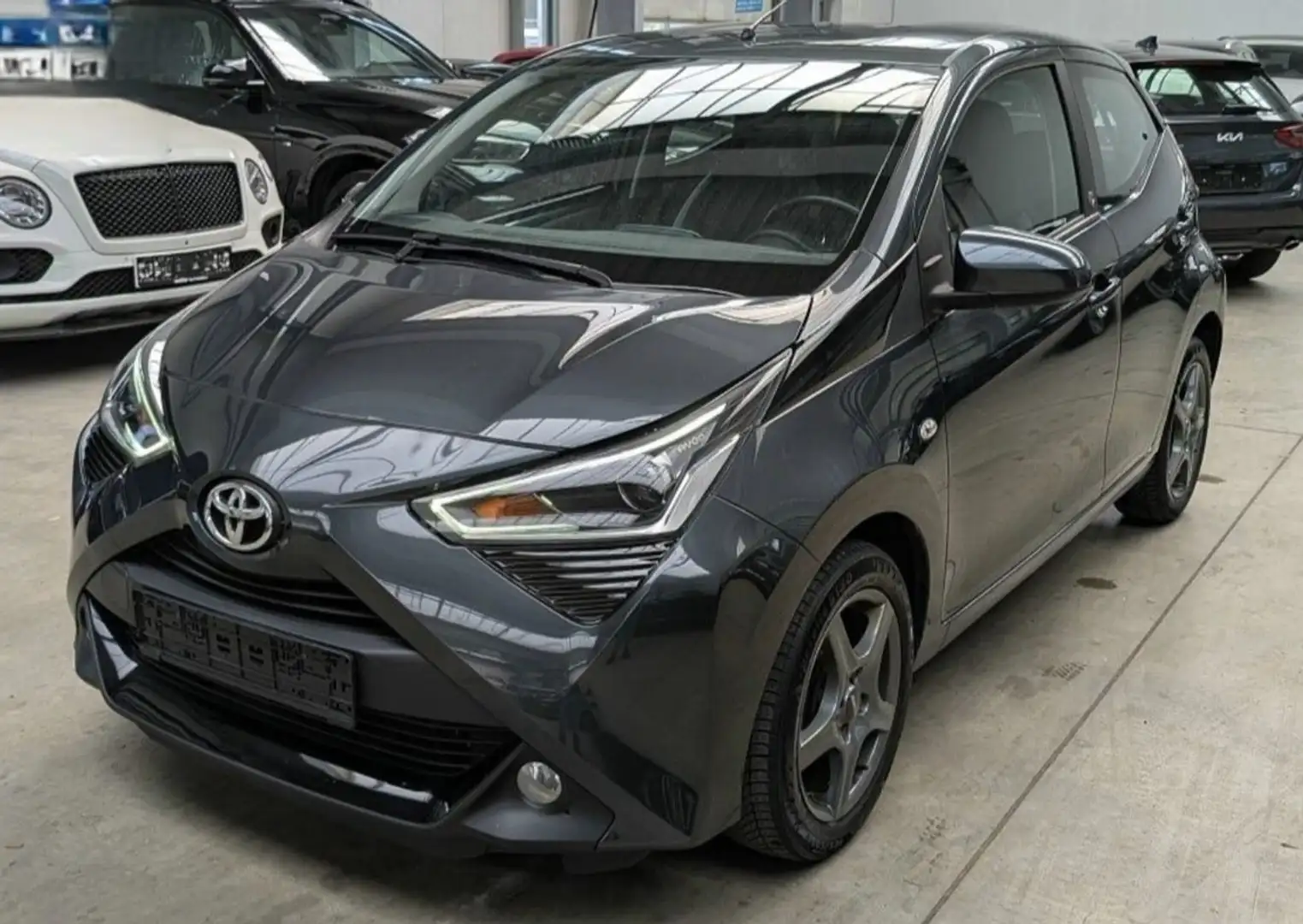 Toyota Aygo Aygo 5p 1.0 x-wave grey m-mt 72cv Grigio - 2