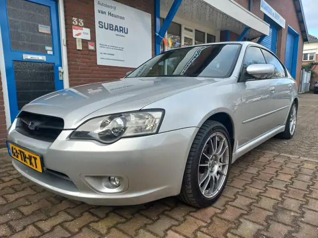 Subaru Legacy 2.5i AWD
