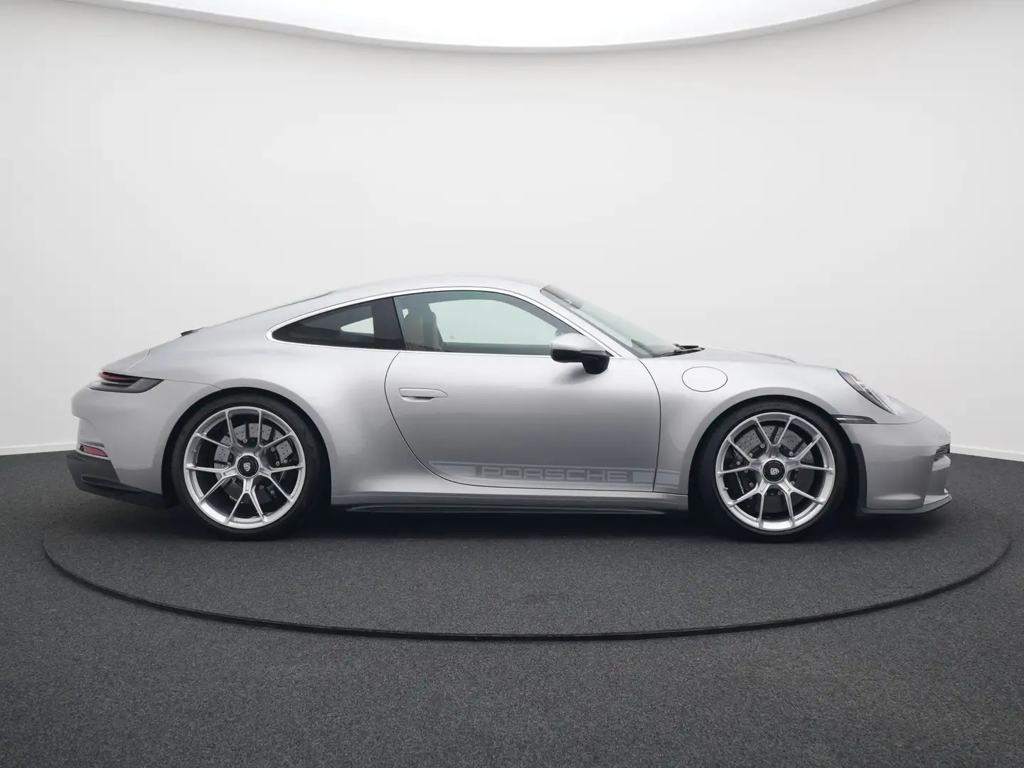 Porsche 992 GT3 Touring Argent - 2