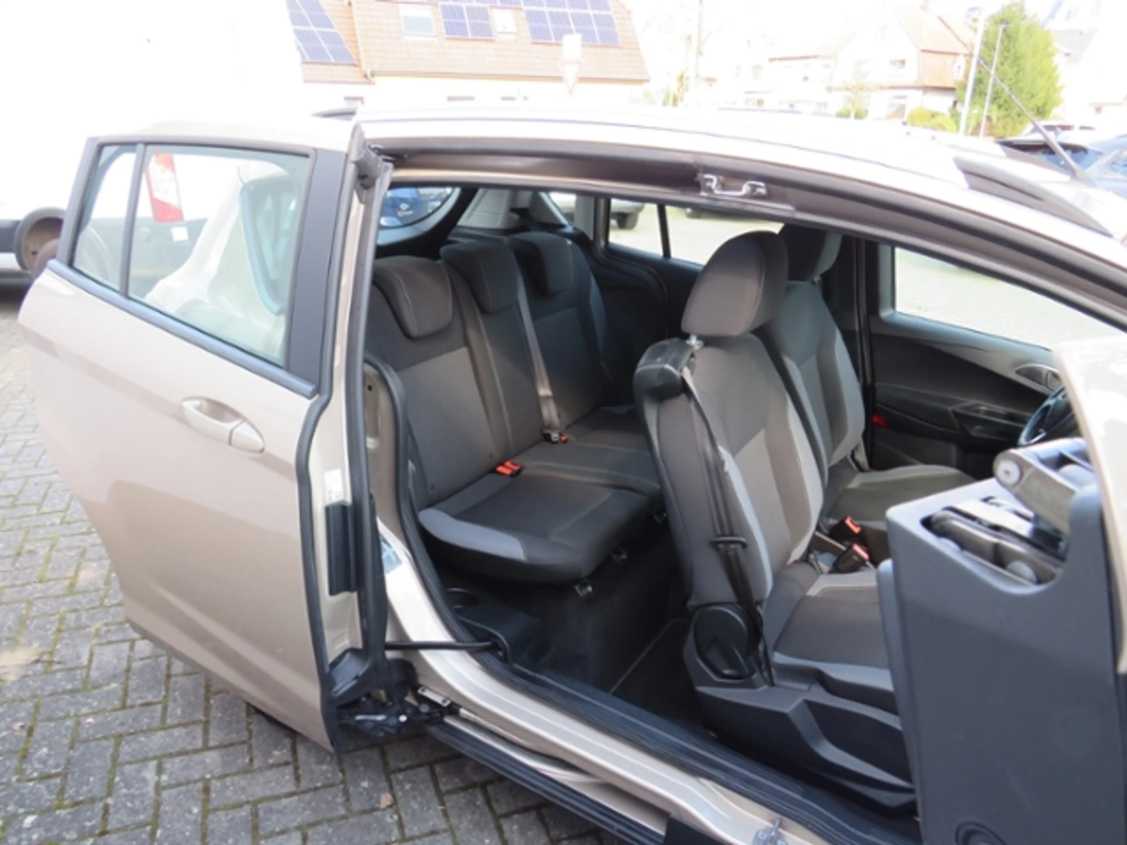 Ford B-Max Sync Edition KLIMA NAVI ALU — photo 9