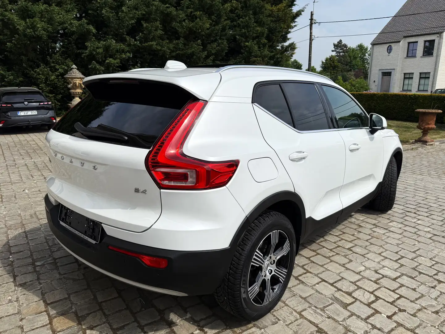 Volvo XC40 2.0 B4 MHE Inscription Pano Dak, Verwarmd Leder... Blanc - 2
