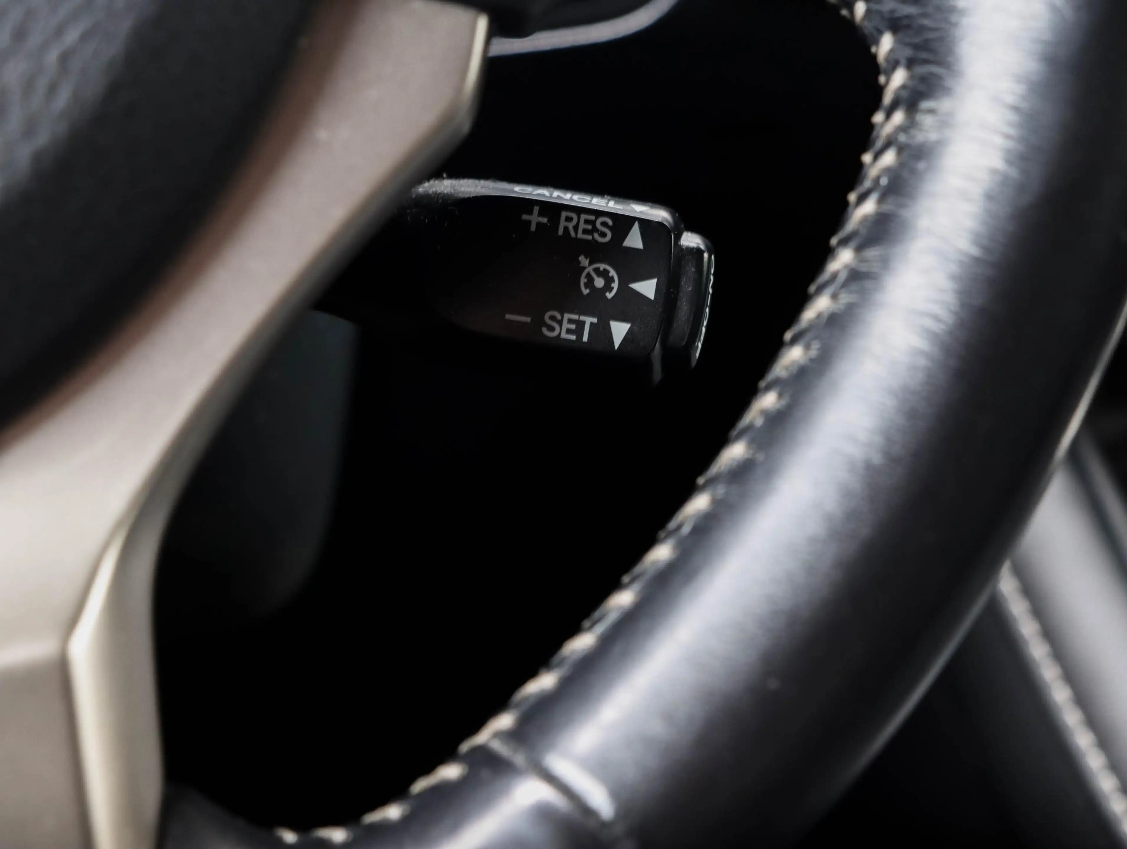 Lexus CT 200h Sport Edition — photo 9