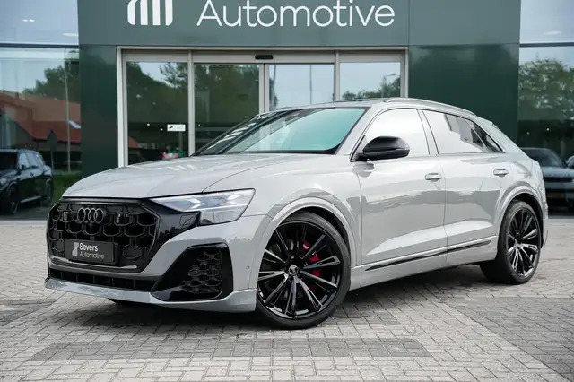 Audi Q8 view 2