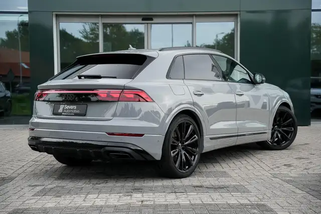 Audi Q8 view 3