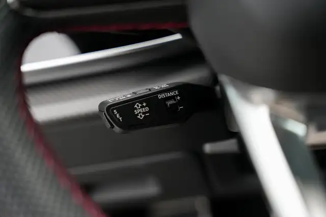 Audi Q8 view 22