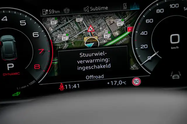 Audi Q8 view 24